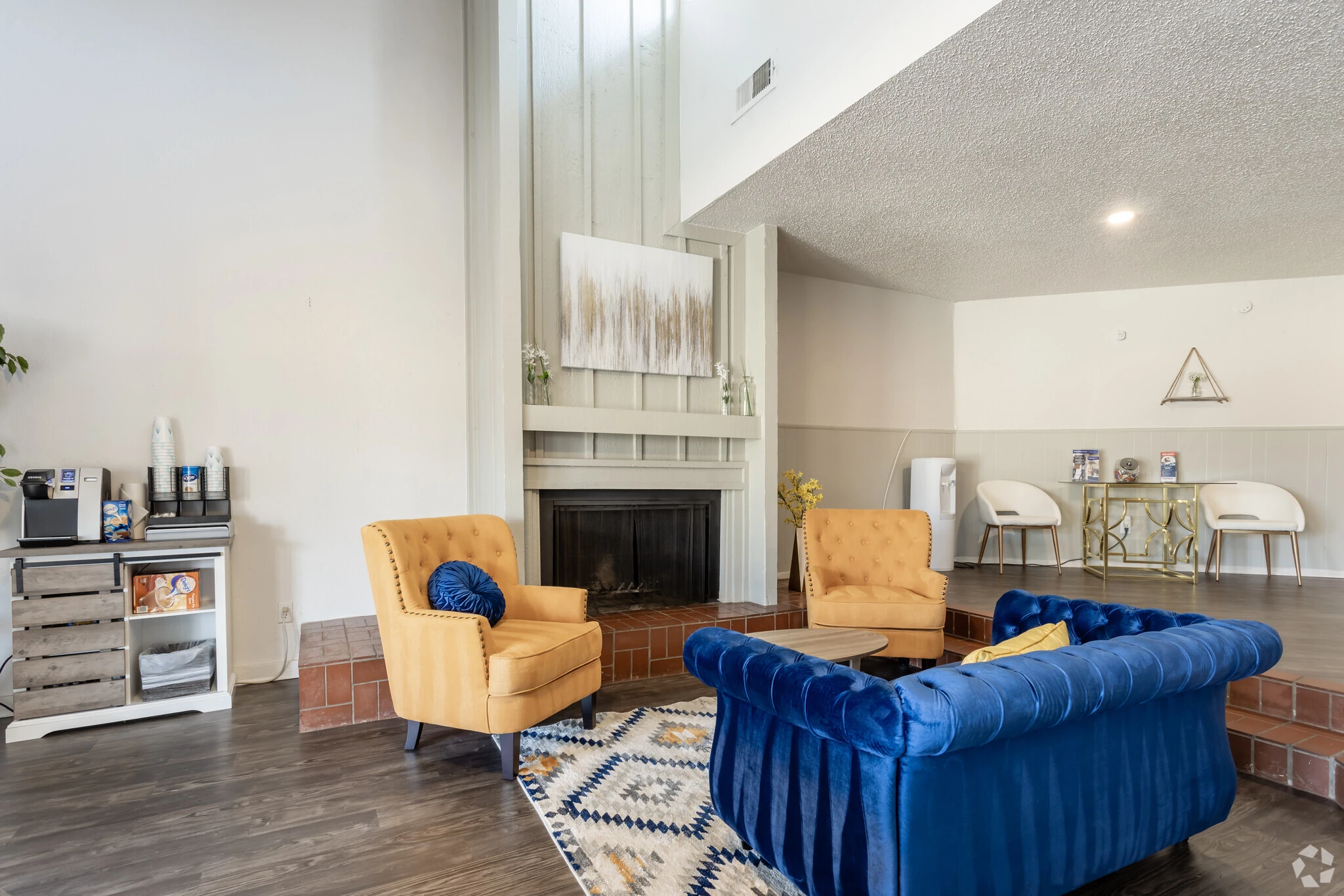 Appian Way North Richland Hills - Leasing office